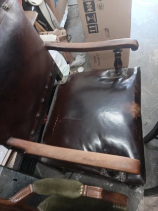 Sillones de caoba con detalles
