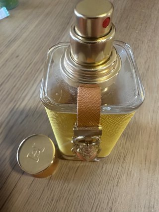 Perfume CH Lucky Charm Dorado y Amarillo