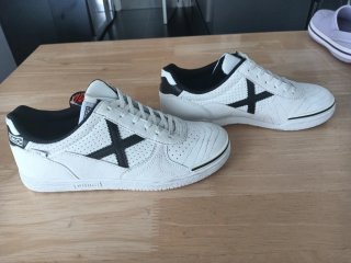 Zapatillas deporte MUNICH, talla 37, por estrenar.