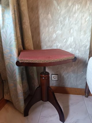 Lote Muebles Antiguos Madera y Tela