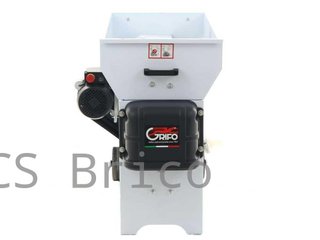Despalilladora Chapa de Uva con Bomba - 2 HP - 2000 kg/h - 87x50 cm - Grifo