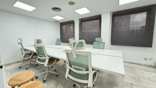 Oficina en alquiler en La Buhaira en Sevilla