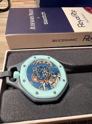 Reloj Swatch x Audemars Piguet Royal Pop