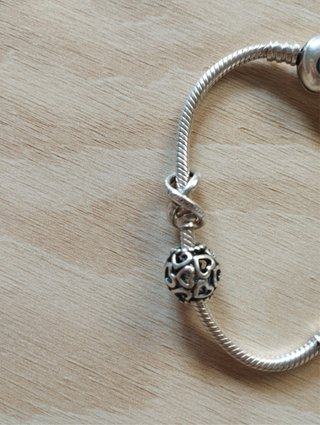 Pulsera Pandora con 2 charms