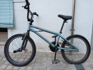 Bicicleta BMX azul