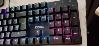 Teclado Mecánico Krom Kasic Negro RGB