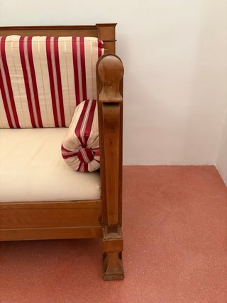 Divano Impero noce e seta