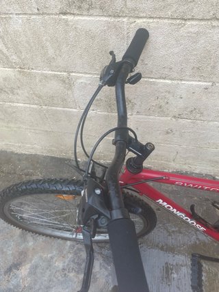 Bicicleta Mongoose Switchback Roja