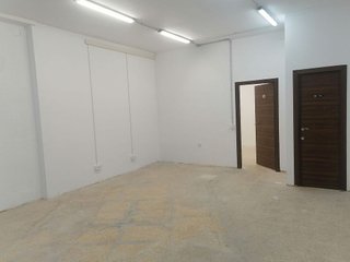 Local comercial en alquiler en Gavarra en Cornellà de Llobregat