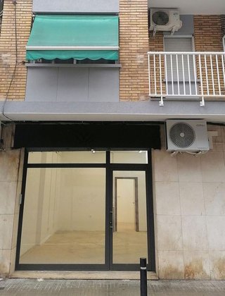 Local comercial en alquiler en Gavarra en Cornellà de Llobregat