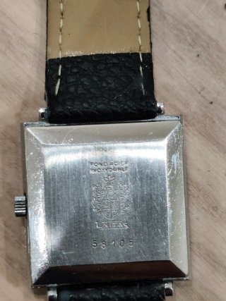 Orologio Unitas Extra Quadrato