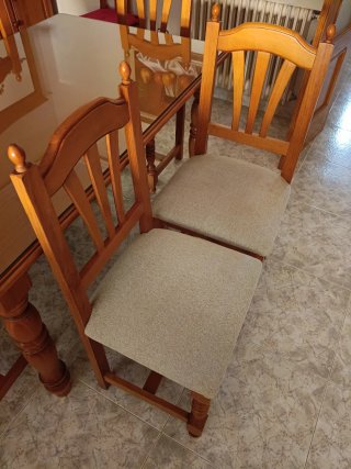 Mesa comedor de madera con 6 sillas