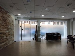 Local comercial en alquiler en Los Remedios en Sevilla