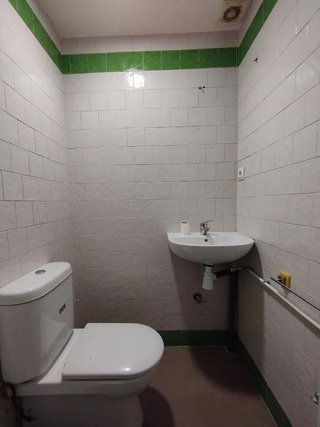 Local comercial en alquiler en Los Remedios en Sevilla