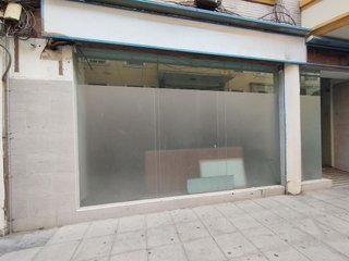 Local comercial en alquiler en Los Remedios en Sevilla