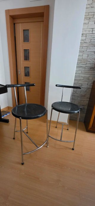 Conjunto 2 Taburetes Altos Metal y Madera