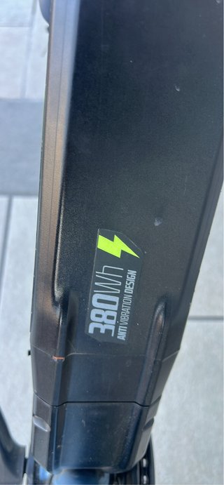 Bicicleta eléctrica RockRider con cargador