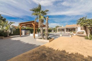 Chalet en venta en La Algoda - Matola - El Pla en Elche