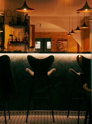 Local comercial en alquiler en San Juan Bautista en Madrid