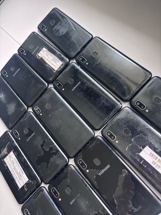 Lote 14 Samsung Galaxy A20/A20e pezzi/riparazione