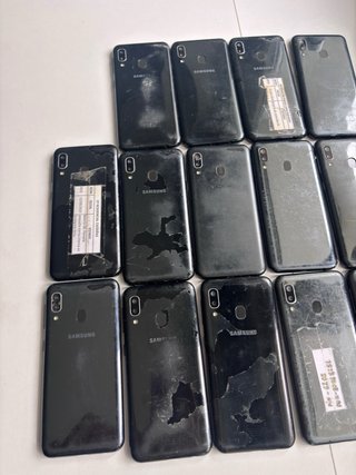 Lote 14 Samsung Galaxy A20/A20e pezzi/riparazione