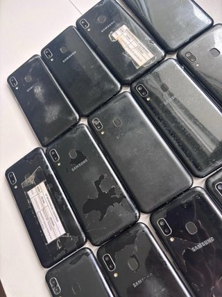 Lote 14 Samsung Galaxy A20/A20e pezzi/riparazione