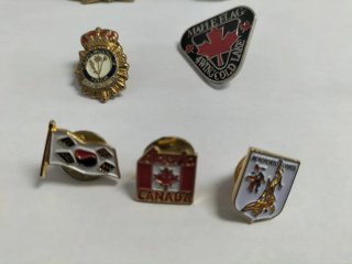14 spille e decorazioni militari