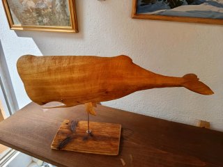 Cachalote de madera de ciprés