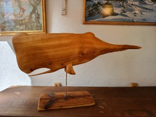 Cachalote de madera de ciprés
