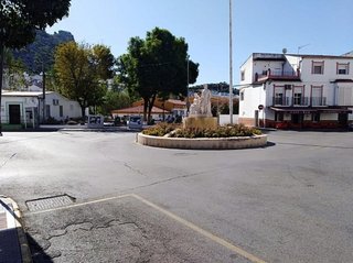 Edificio en venta en Ubrique