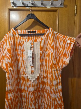Blusa Vero Moda naranja y blanca Talla S