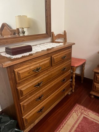 Cómoda de madera, muy buena madera