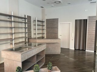 Local comercial en venta en San Juan en Pamplona