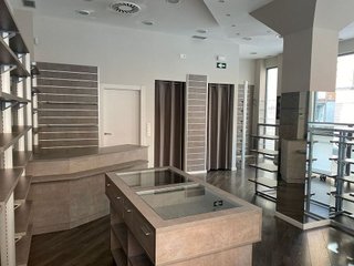 Local comercial en venta en San Juan en Pamplona