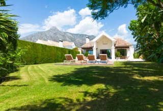 Chalet en alquiler en Lomas de Marbella Club en Marbella