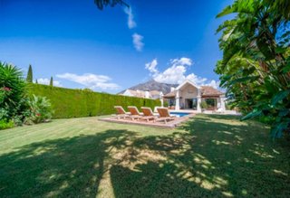 Chalet en alquiler en Lomas de Marbella Club en Marbella
