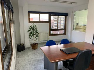 Oficina en venta en Calvario - Santa Rita en Vigo
