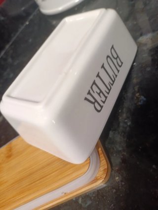 Recipiente para mantequilla con tapa de bambú