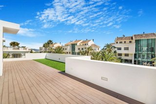 Chalet en alquiler en Las Lomas de Río Verde en Marbella