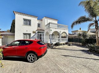 Chalet en venta en Empuriabrava en Castelló d´Empúries