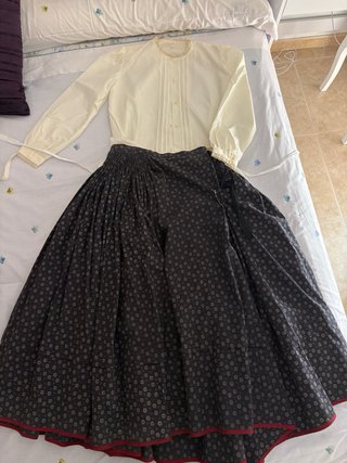 Traje Regional Baturra Beige y Rojo