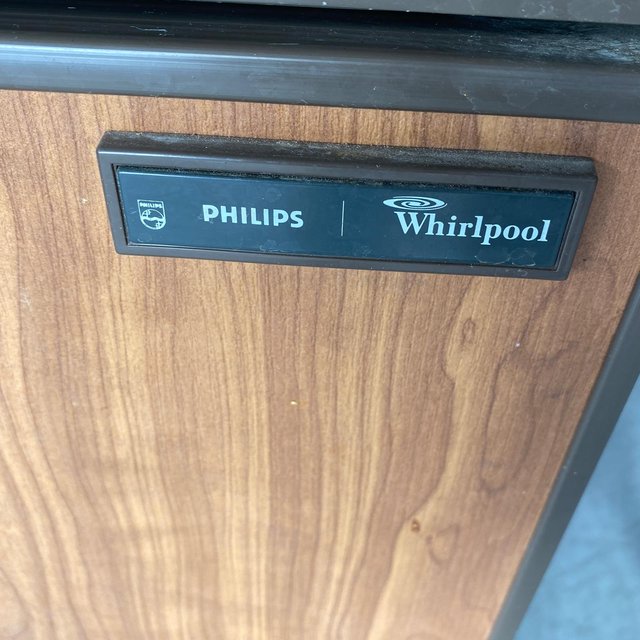 Frigorífico Bar Philips Whirlpool AGB 023