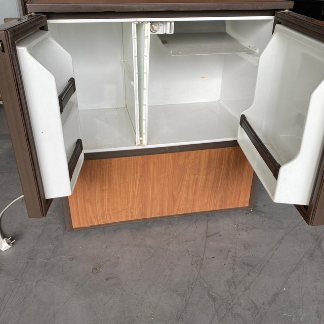 Frigorífico Bar Philips Whirlpool AGB 023