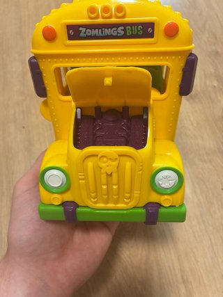 Autobús Zomlings Amarillo