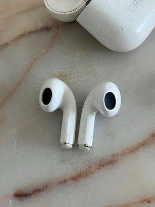 AirPods Blancos con Estuche