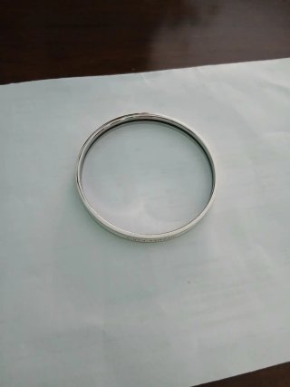 Bracciale rigido a cerchio