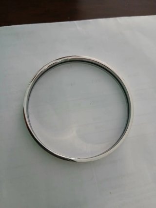 Bracciale rigido a cerchio