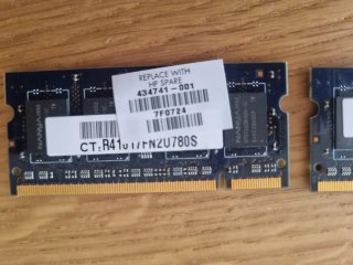 2x 512MB DDR2 SO-DIMM Nanya PC2-5300S