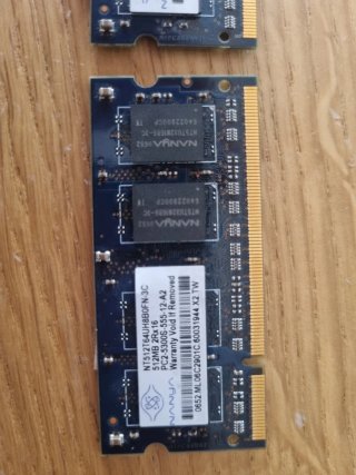 2x 512MB DDR2 SO-DIMM Nanya PC2-5300S