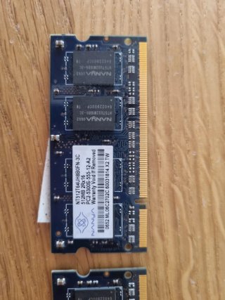 2x 512MB DDR2 SO-DIMM Nanya PC2-5300S